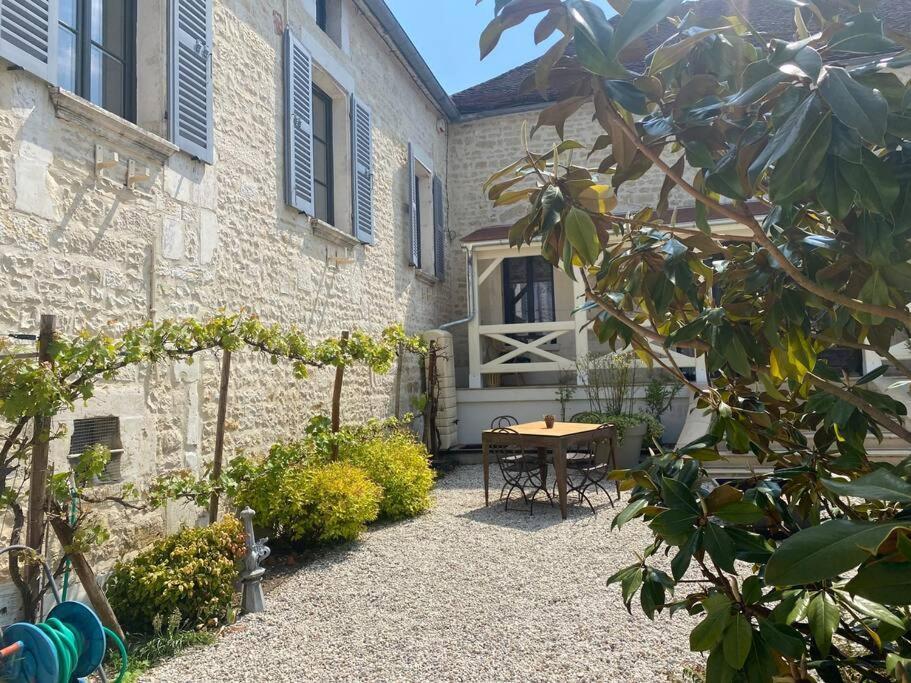 Holiday home Maison Chaleureuse En Centre Village Avec Cheminee